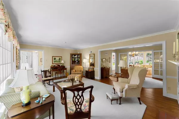 Glendale, MO 63122,55 Frederick LN