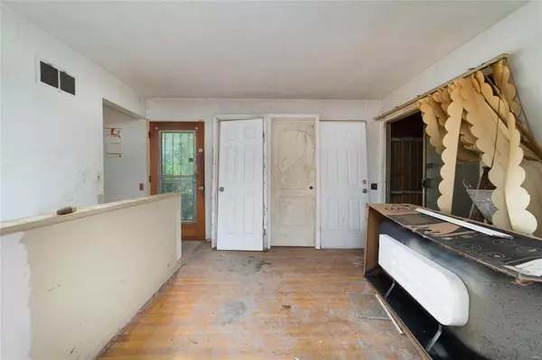 St Louis, MO 63136,10231 Monarch DR