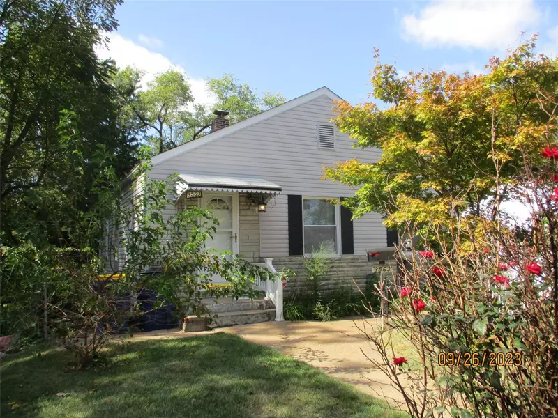 3563 Saint Christopher LN, St Ann, MO 63074