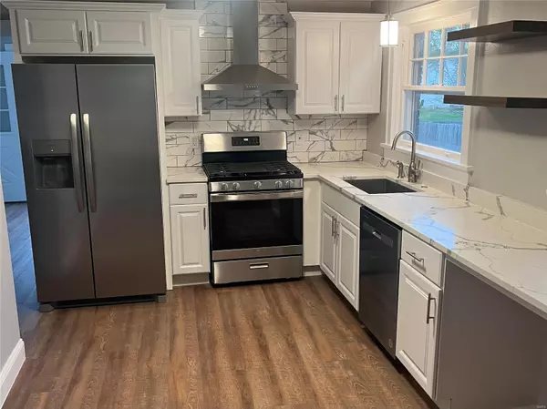 Moro, IL 62067,519 W Moro DR