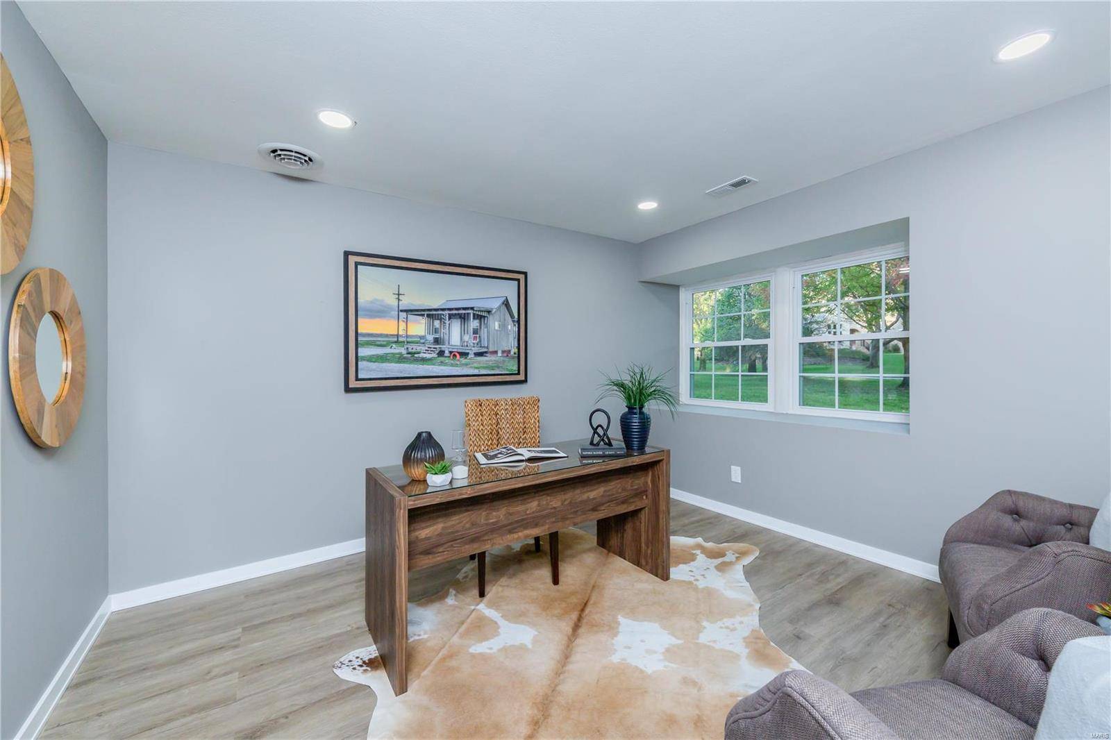 Creve Coeur, MO 63141,17 Chamblee LN