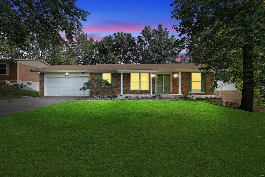 4775 Parkton PL, Florissant, MO 63033