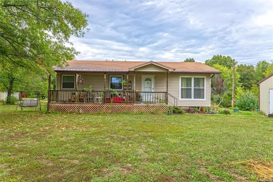 21965 Bangor RD, Crocker, MO 65452