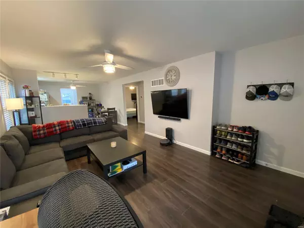 East Alton, IL 62024,112 Grand AVE