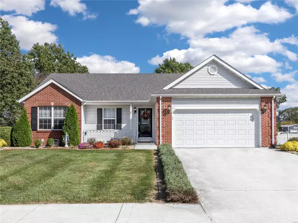 10 Sandstone CT, Troy, IL 62294