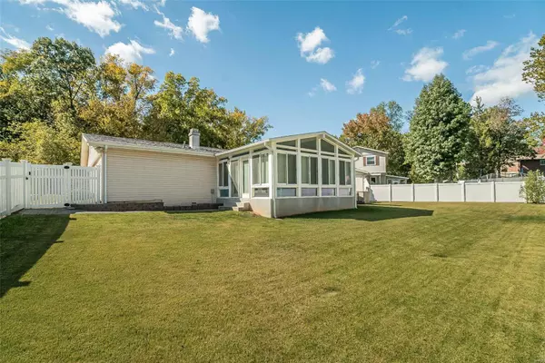 St Louis, MO 63128,4921 Deepwood CT
