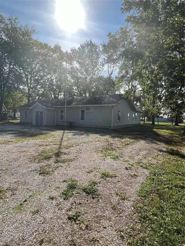 Baldwin, IL 62217,310 W Elm St