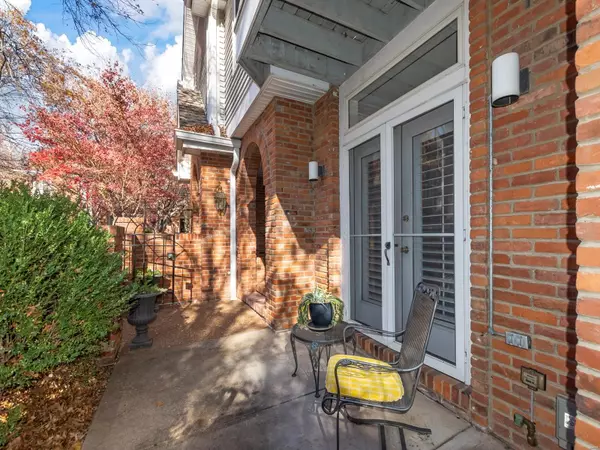 Glendale, MO 63122,2 Country Club TER