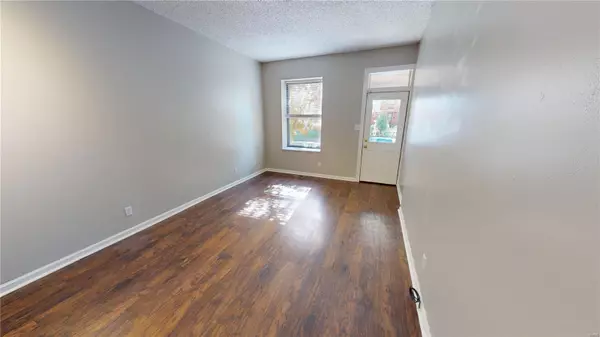 St Louis, MO 63110,4341 Swan AVE