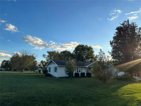 Brownstown, IL 62418,466 W Wasser DR