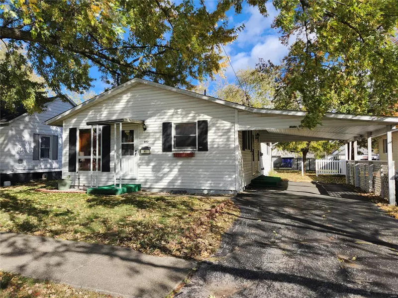 832 S Monroe ST, Litchfield, IL 62056