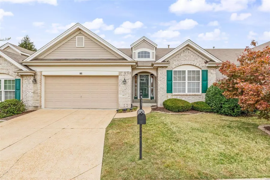 4213 Stanmoor DR, Unincorporated, MO 63129