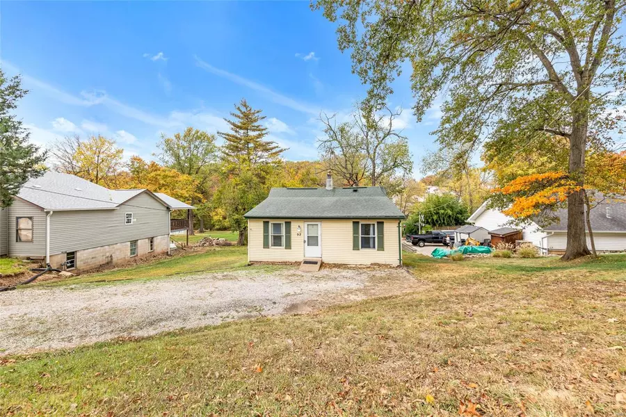 92 Inez AVE, Valley Park, MO 63088