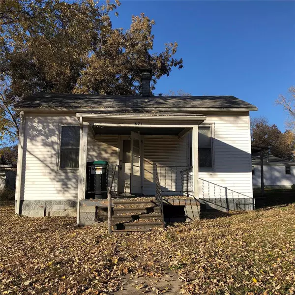 671 Ridge ST, Carlyle, IL 62231