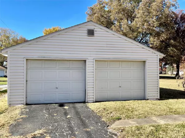 Mount Olive, IL 62069,200 W 7th ST N