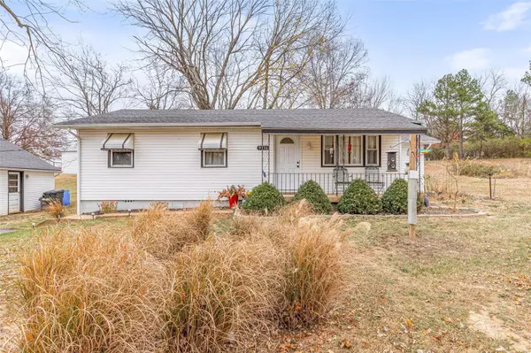 9736 Woodland RD, Hillsboro, MO 63050