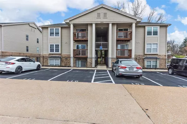 2506 Creve Coeur Mill RD #10, Maryland Heights, MO 63043