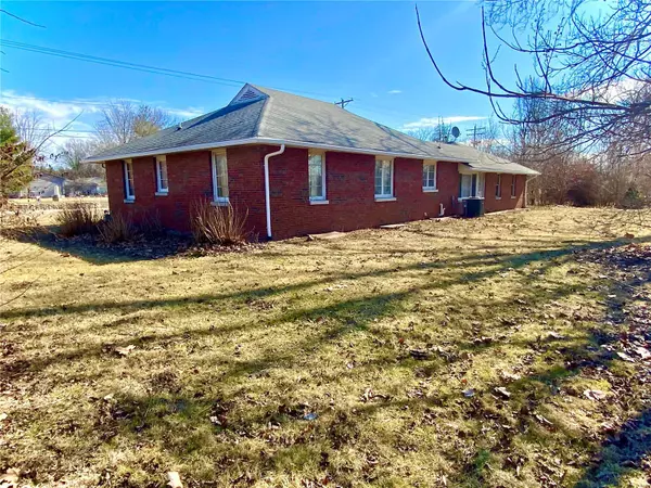 Godfrey, IL 62035,7032 Humbert RD