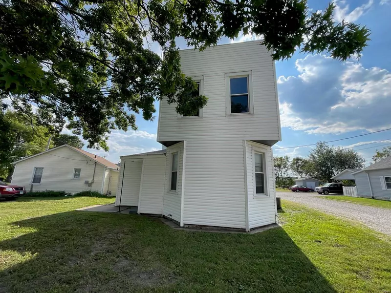 913 Columbia RD, Dupo, IL 62239