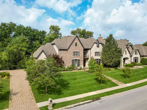 Creve Coeur, MO 63141,11 Ladue CT