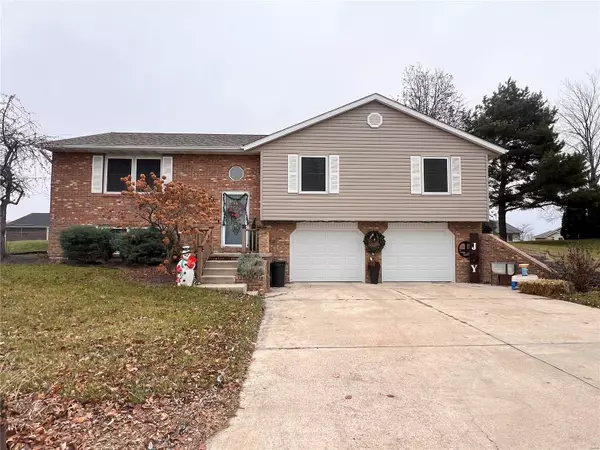 69 Meadows RD, Hannibal, MO 63401