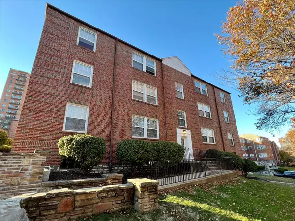 St Louis, MO 63105,803 Westwood DR