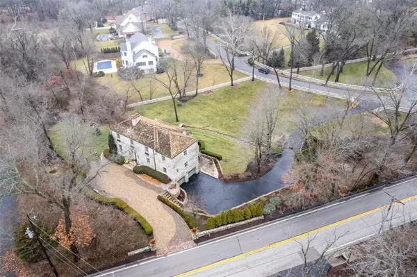 St Louis, MO 63131,3 Countryside LN