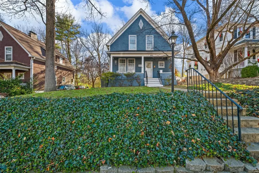 662 Elmwood AVE, Webster Groves, MO 63119