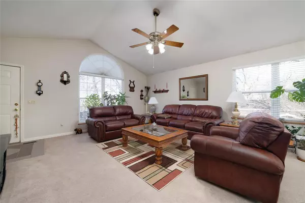 Lake St Louis, MO 63367,512 Oak Hill DR