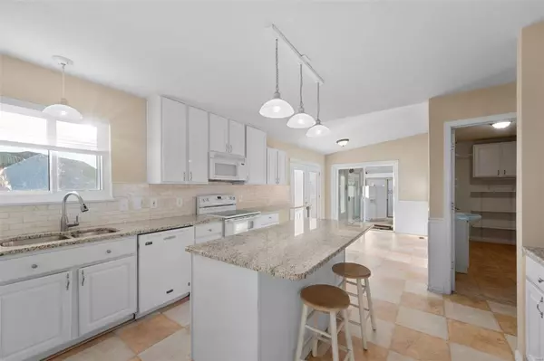 St Peters, MO 63376,6 Covered Wagon Trail CT
