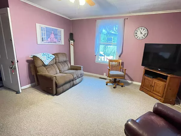 Carlyle, IL 62231,451 Livingston