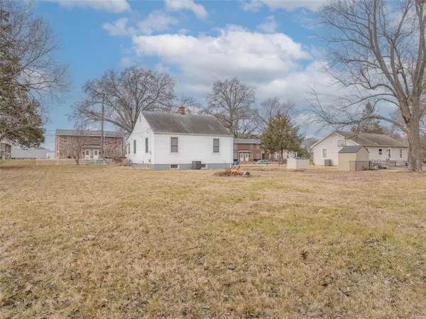 St Charles, MO 63301,1810 W Randolph ST