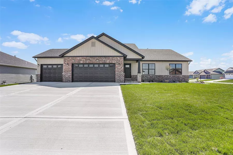 513 Eisenhower BLVD, Troy, IL 62294