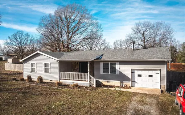 Plato, MO 65552,13955 Cherry DR