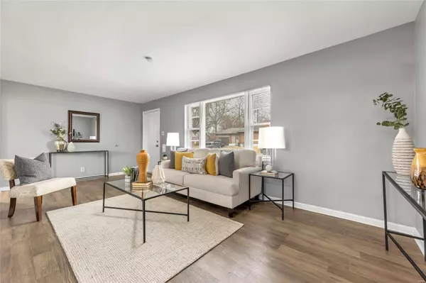 Jennings, MO 63136,8844 Murvale DR