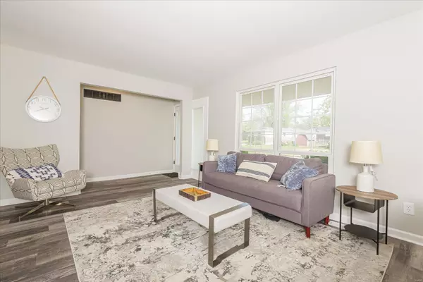 Florissant, MO 63033,2640 Delaware DR