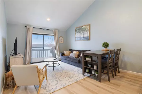 Lake Ozark, MO 65049,112 Tara RD #3A