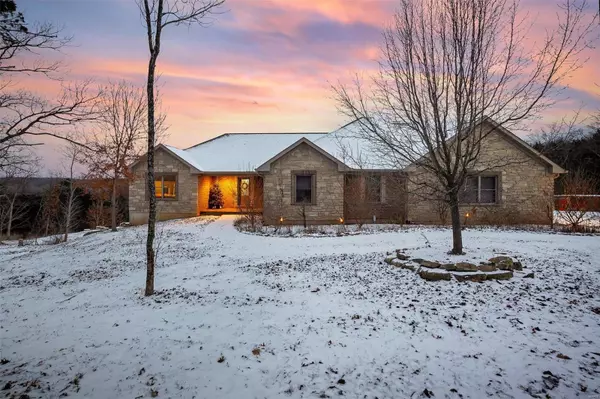 208 Calvey Crossing LN, Robertsville, MO 63072