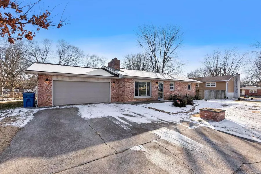 1909 Oxford Drive, Scott City, MO 63780