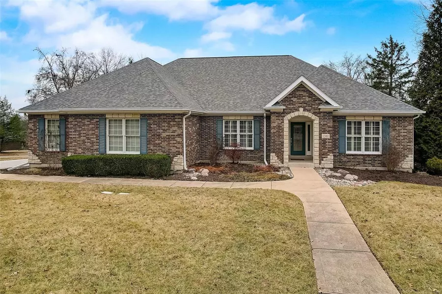 12481 Alswell LN, Sunset Hills, MO 63128
