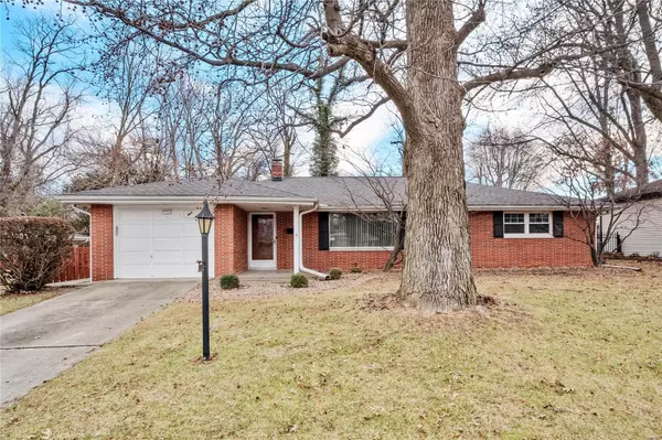 2201 Marquette DR, Alton, IL 62002