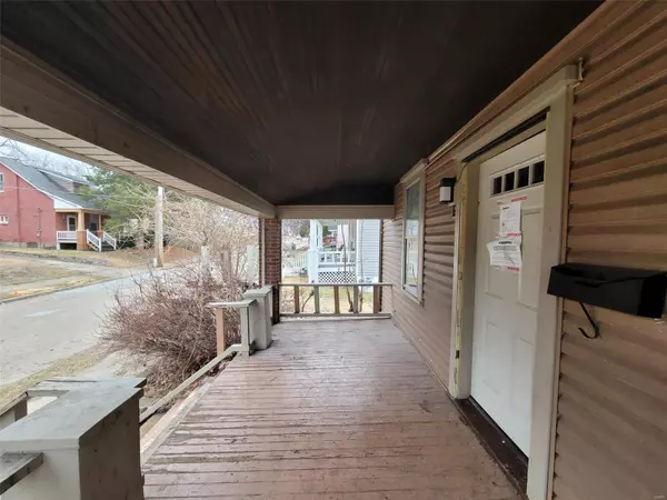 Belleville, IL 62220,517 N Jackson ST