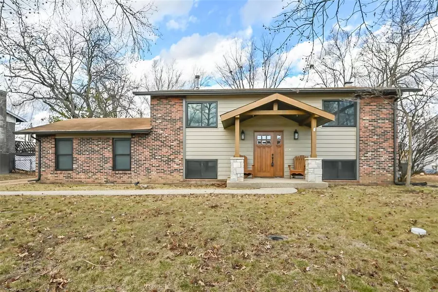 929 Barbara Ann LN, Ellisville, MO 63021