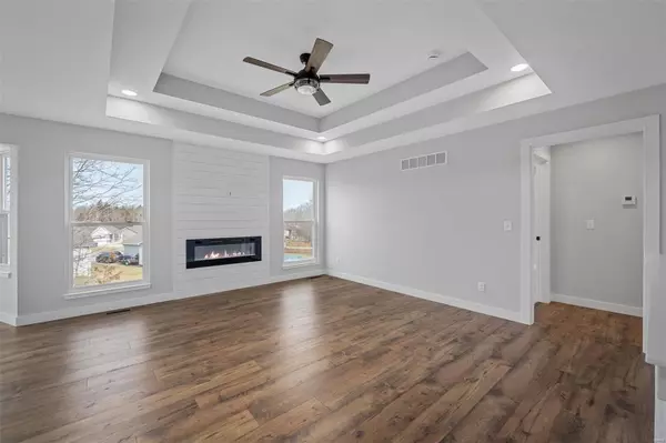 Troy, MO 63379,5 Burning Bush CT