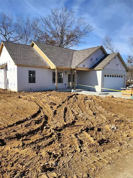 87 Straight ST, Elsberry, MO 63343