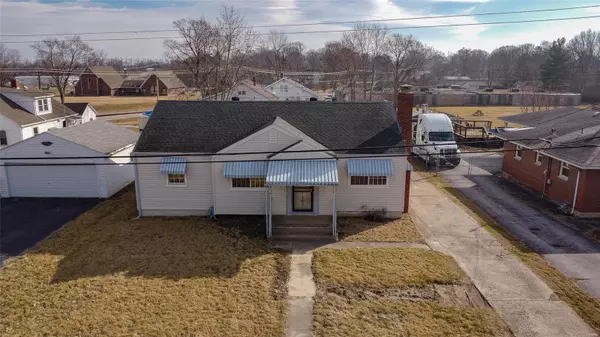 Godfrey, IL 62035,2827 Ridgedale DR