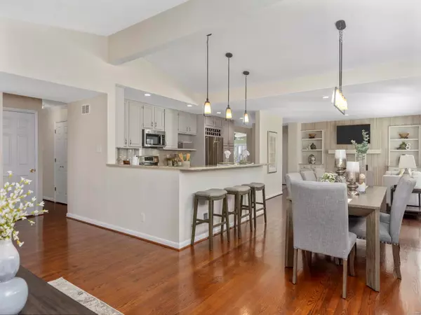 Warson Woods, MO 63122,500 Beaucaire DR