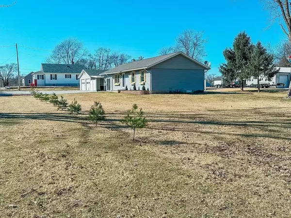 Jerseyville, IL 62052,411 MARY