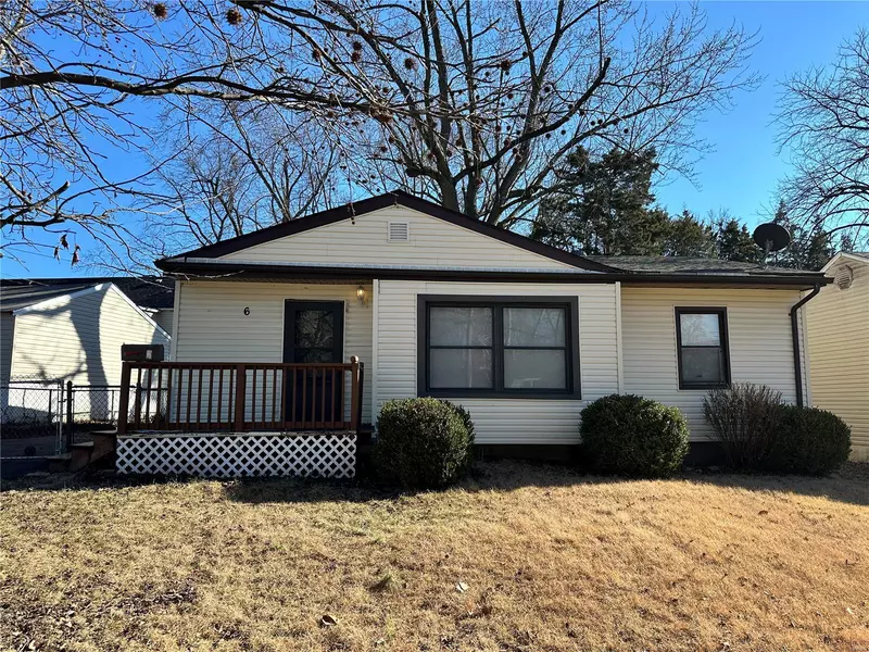 6 Vierling DR, Calverton Park, MO 63135