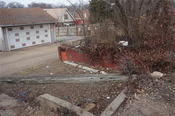 St Louis, MO 63147,8201 Church RD